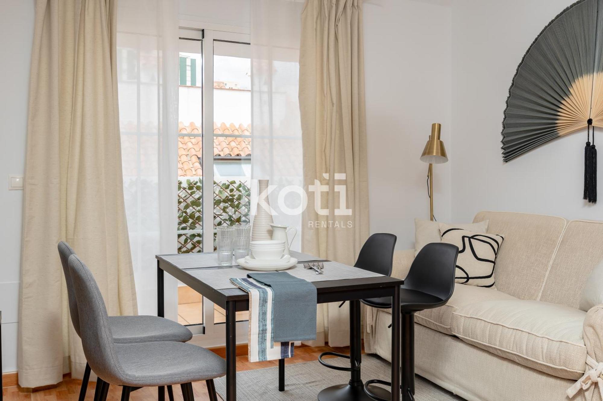 Koti Rentals - Sandy Beach Apartment ฟูเอนฮิโรลา ภายนอก รูปภาพ