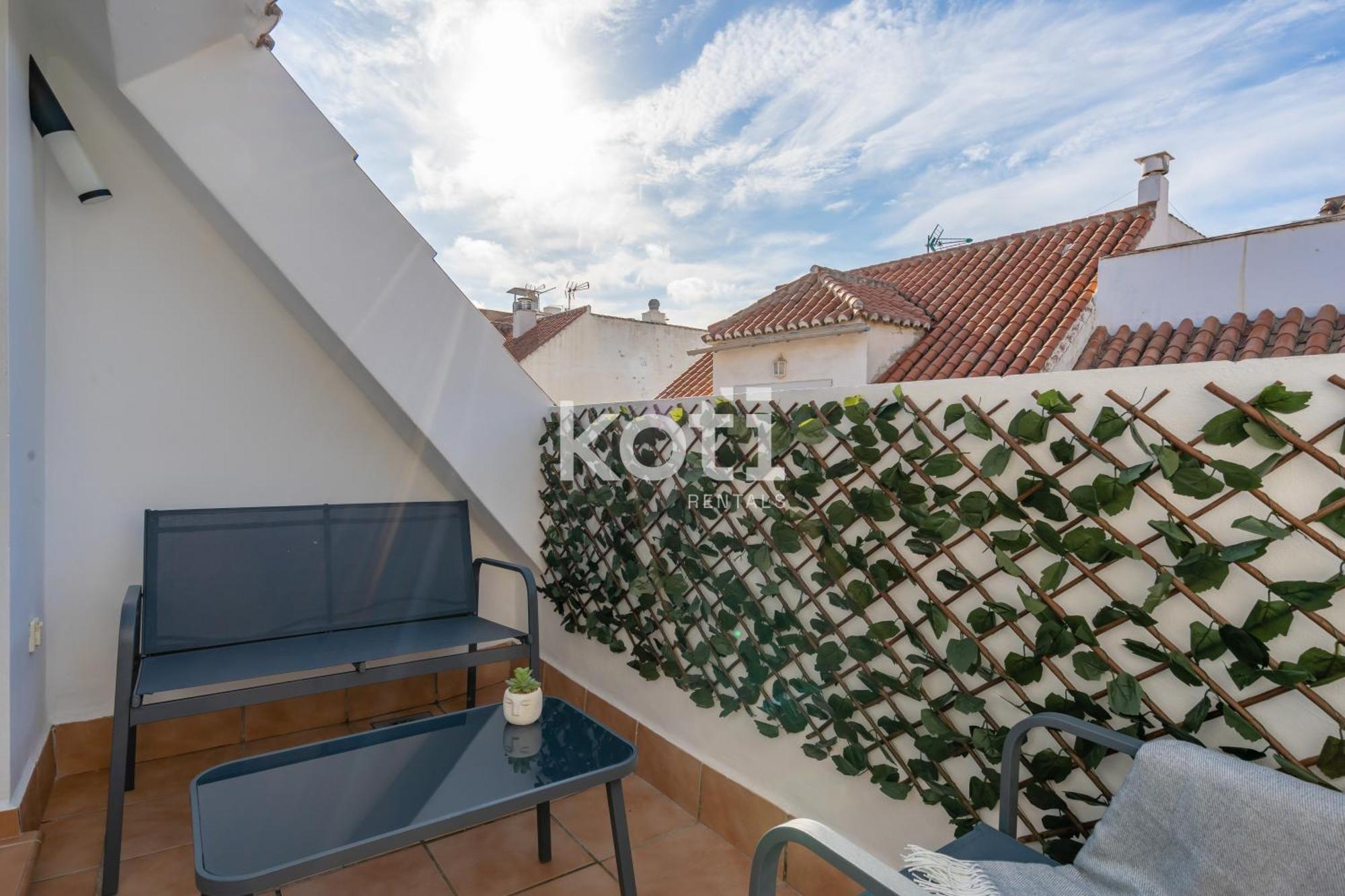 Koti Rentals - Sandy Beach Apartment ฟูเอนฮิโรลา ภายนอก รูปภาพ