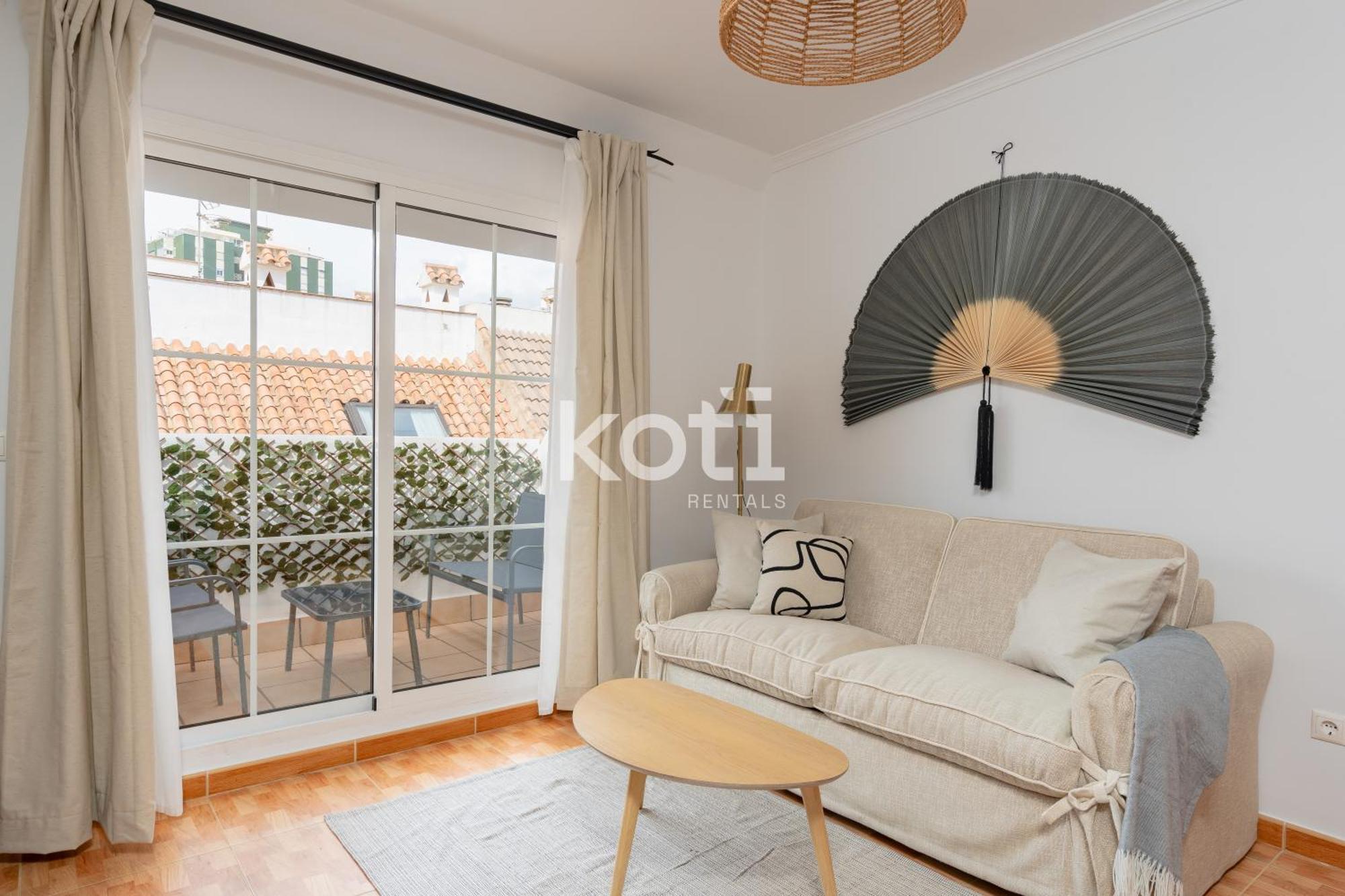 Koti Rentals - Sandy Beach Apartment ฟูเอนฮิโรลา ภายนอก รูปภาพ