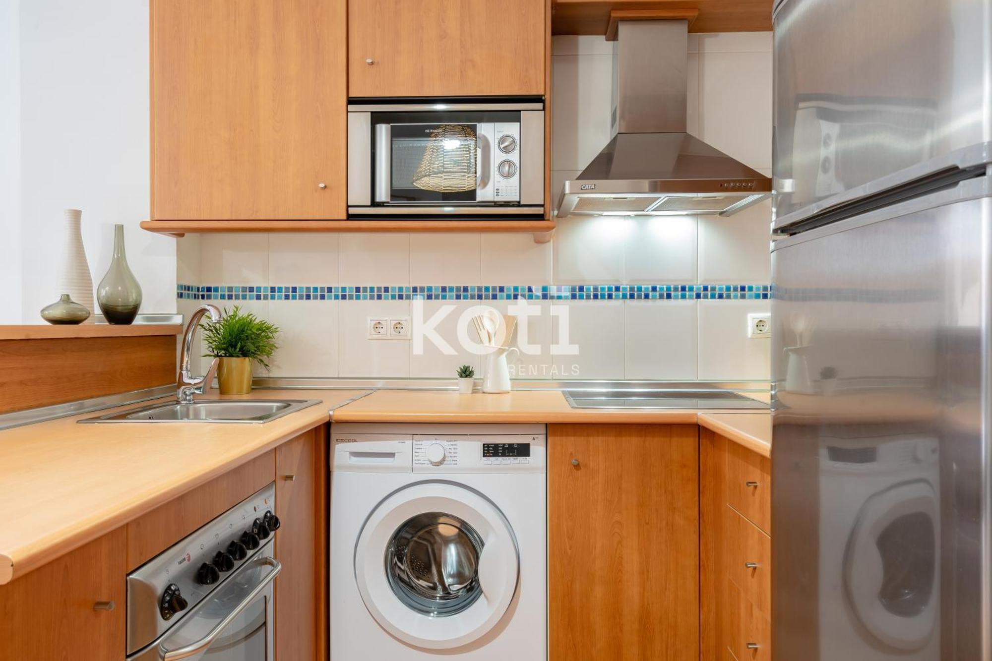 Koti Rentals - Sandy Beach Apartment ฟูเอนฮิโรลา ภายนอก รูปภาพ