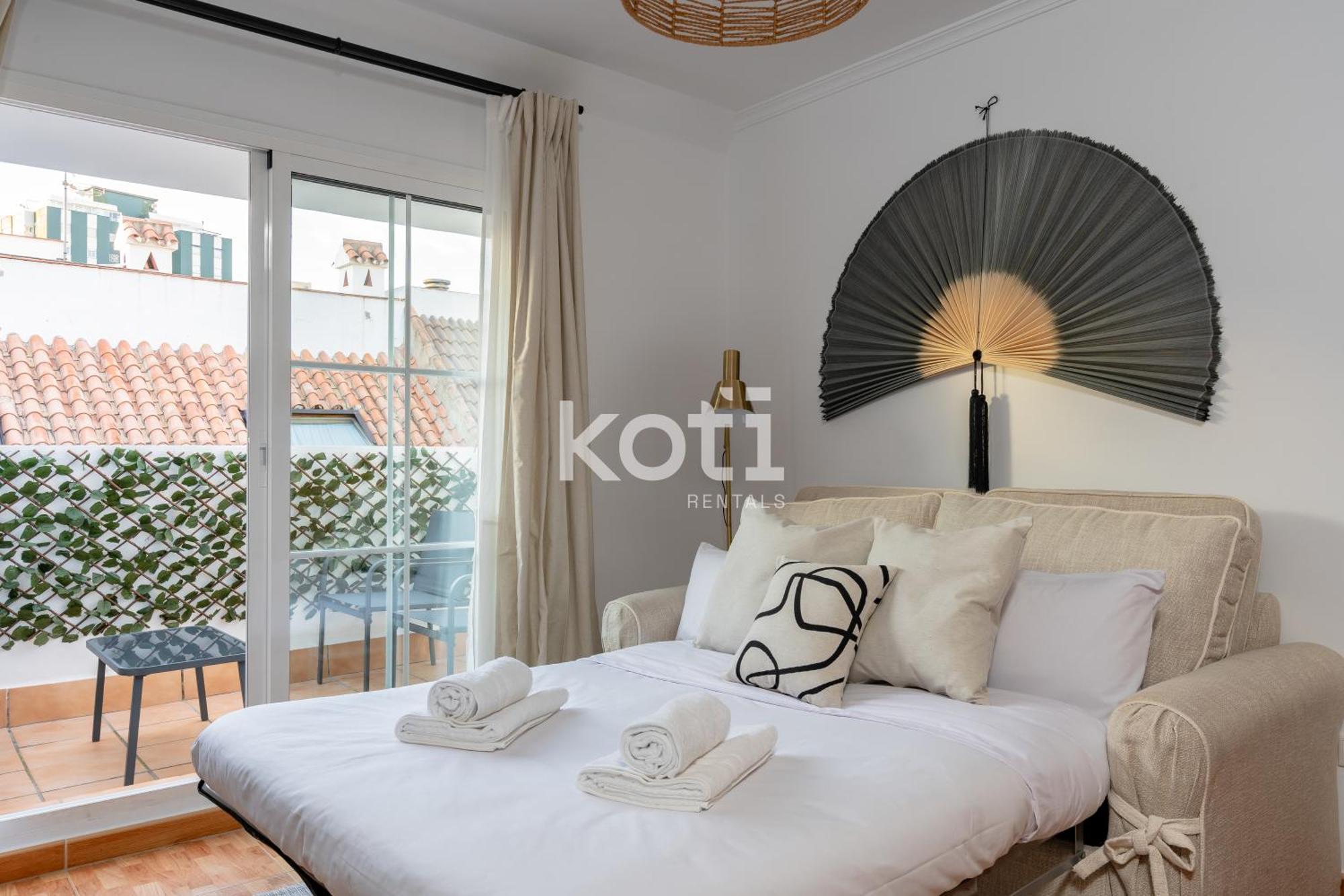 Koti Rentals - Sandy Beach Apartment ฟูเอนฮิโรลา ภายนอก รูปภาพ