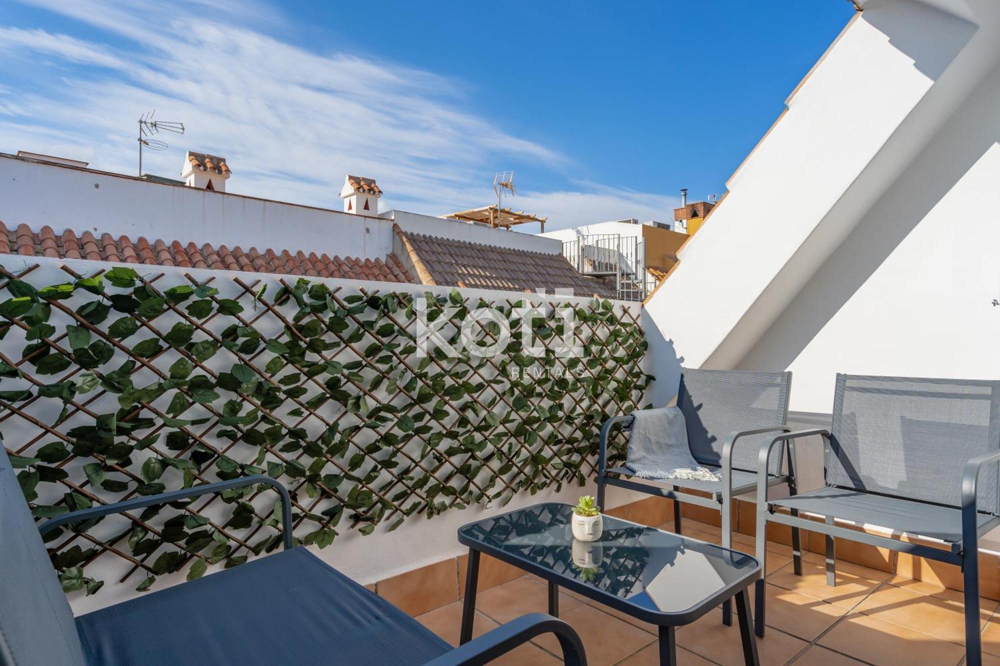 Koti Rentals - Sandy Beach Apartment ฟูเอนฮิโรลา ภายนอก รูปภาพ
