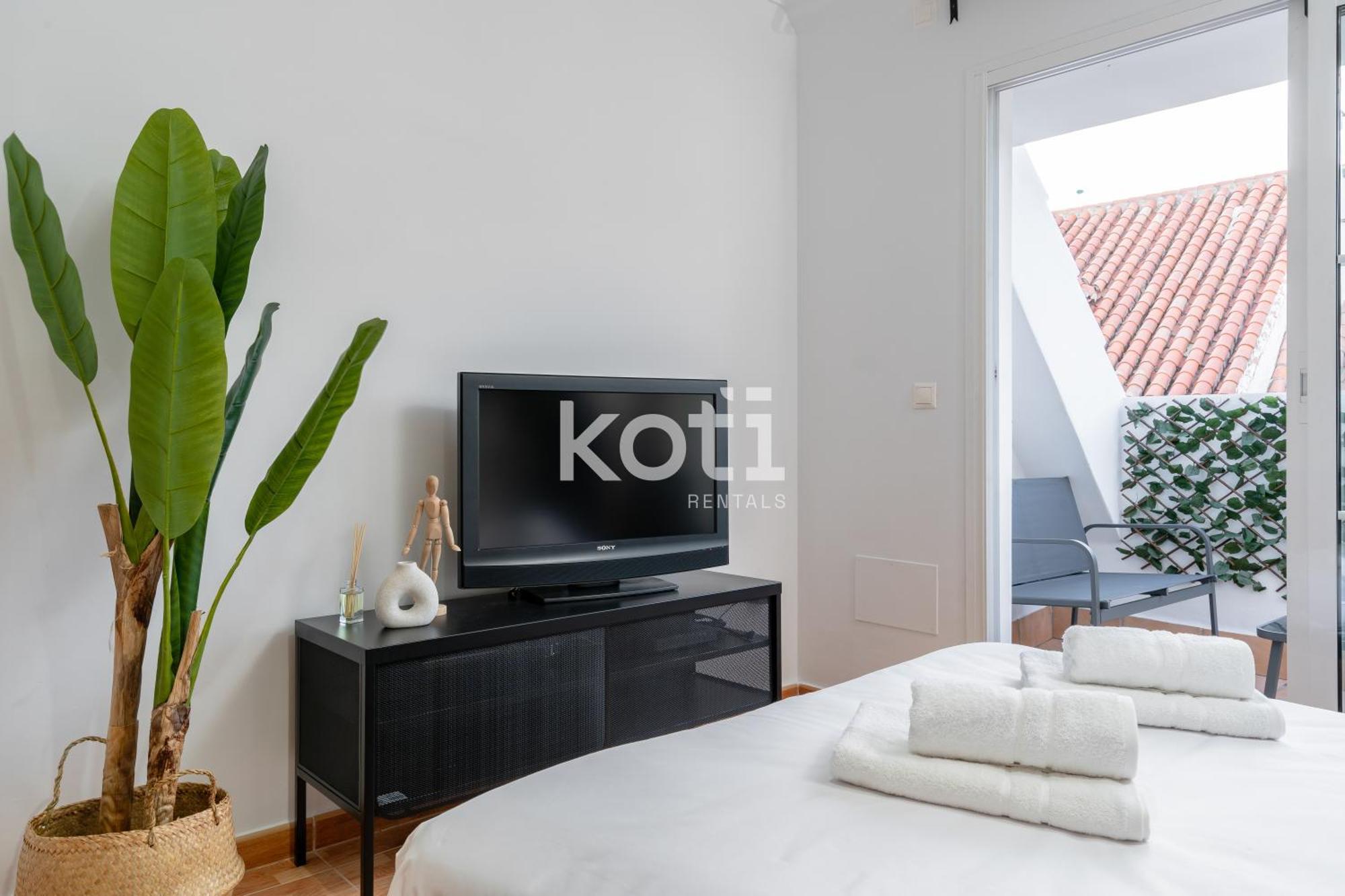 Koti Rentals - Sandy Beach Apartment ฟูเอนฮิโรลา ภายนอก รูปภาพ