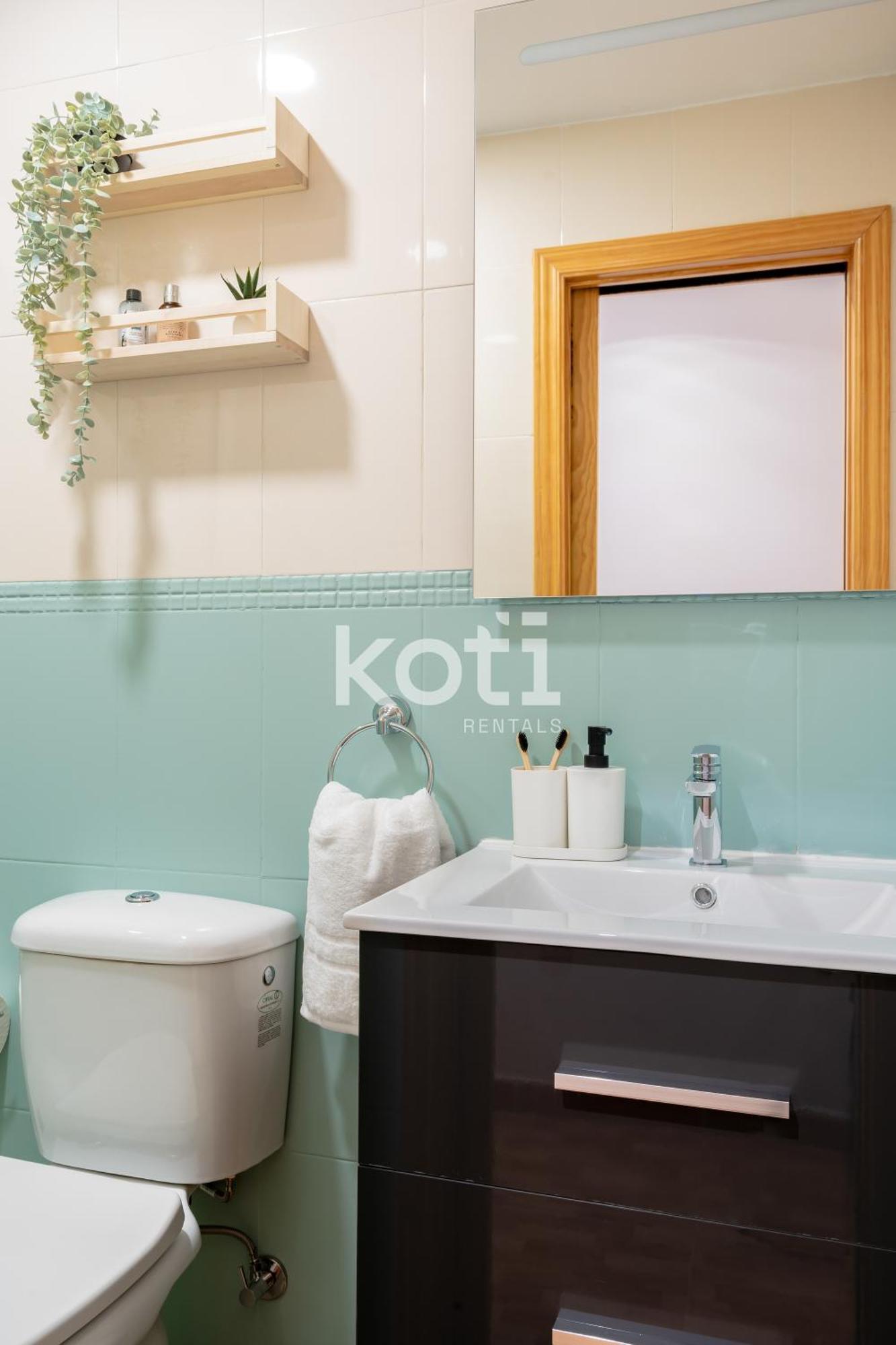 Koti Rentals - Sandy Beach Apartment ฟูเอนฮิโรลา ภายนอก รูปภาพ