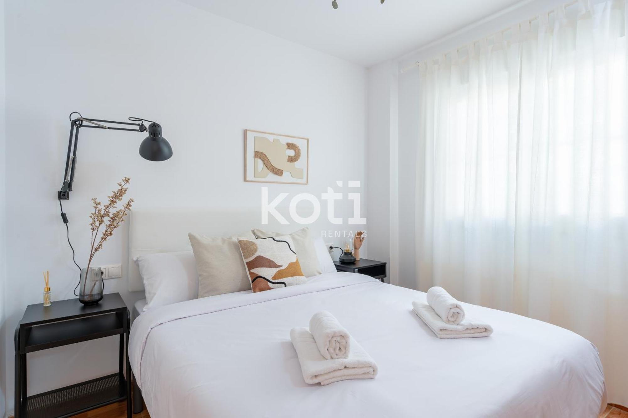 Koti Rentals - Sandy Beach Apartment ฟูเอนฮิโรลา ภายนอก รูปภาพ