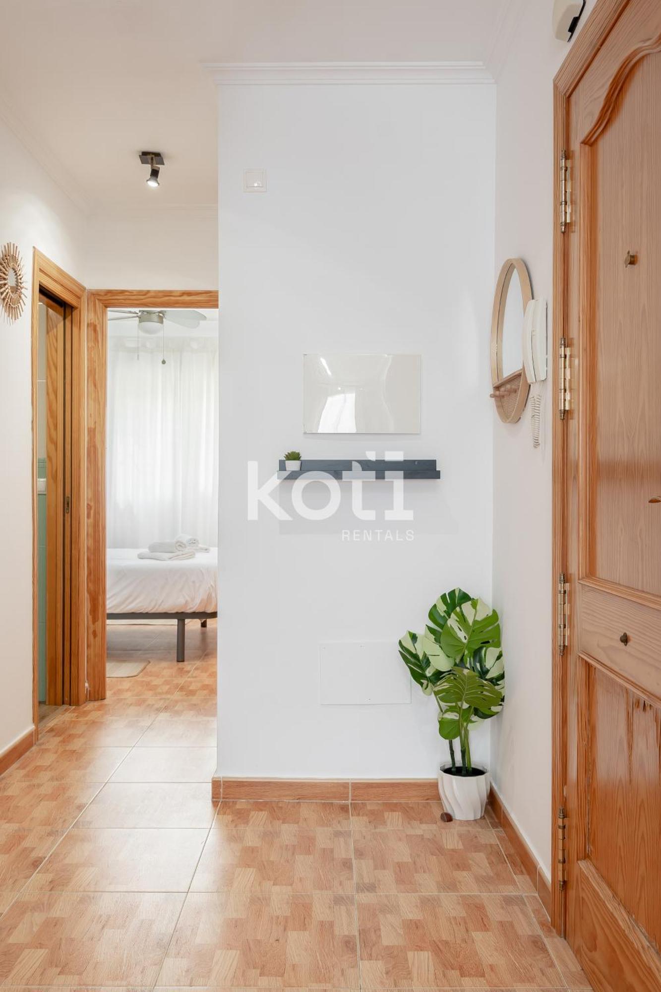 Koti Rentals - Sandy Beach Apartment ฟูเอนฮิโรลา ภายนอก รูปภาพ