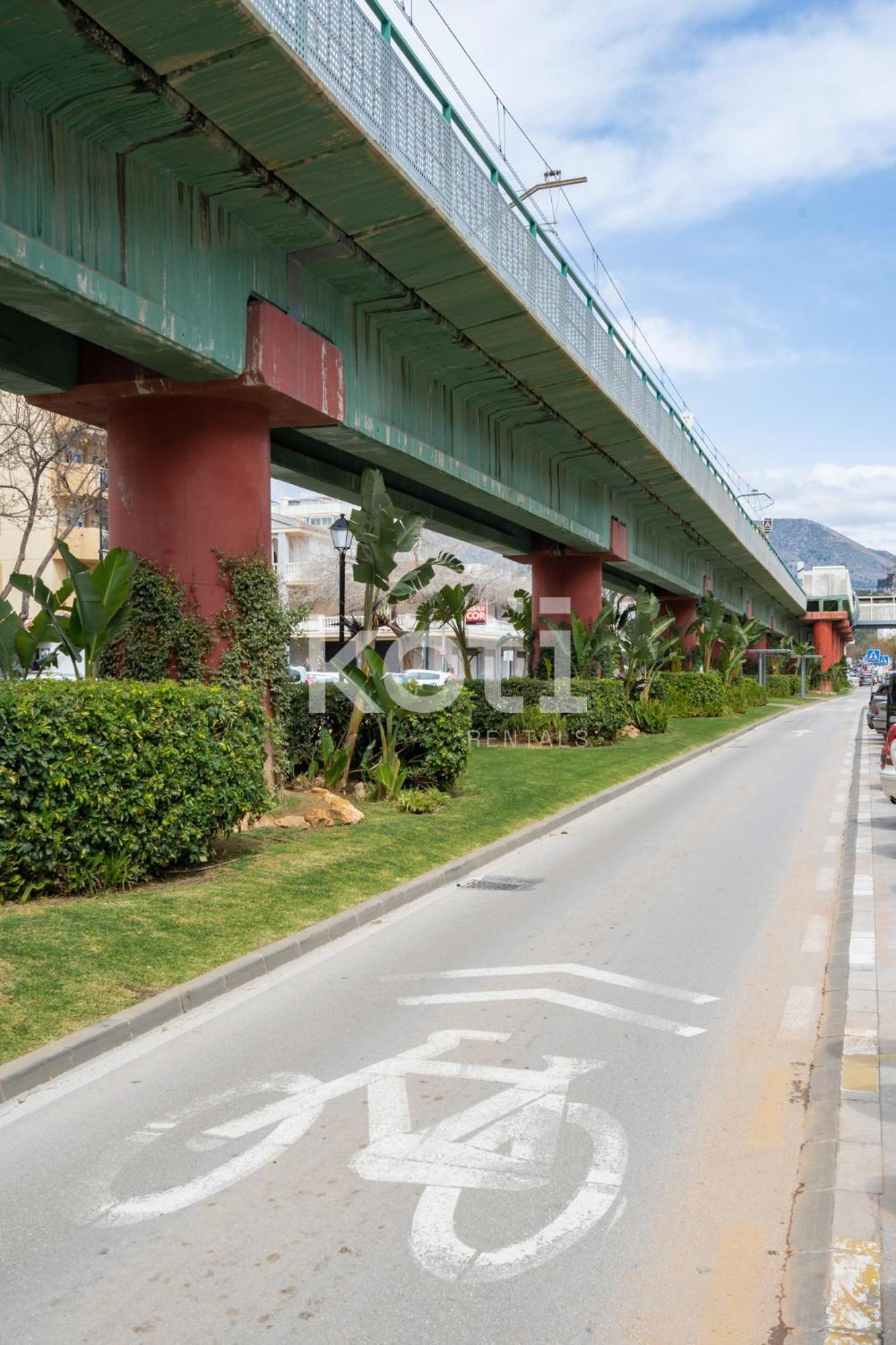 Koti Rentals - Sandy Beach Apartment ฟูเอนฮิโรลา ภายนอก รูปภาพ